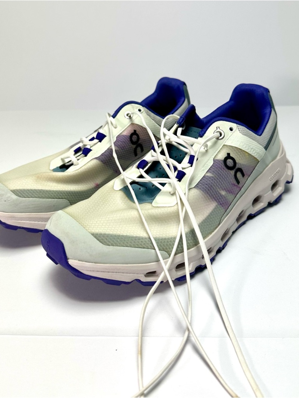 On Cloud Women's White and Purple Running Sneakers Note:Small defect on left sid